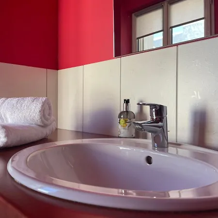 Logis Castel De Mirambel Hotel 3*
