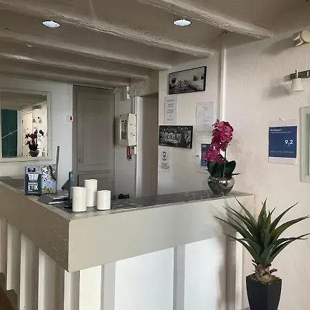 Logis Castel De Mirambel 3* Lourdes