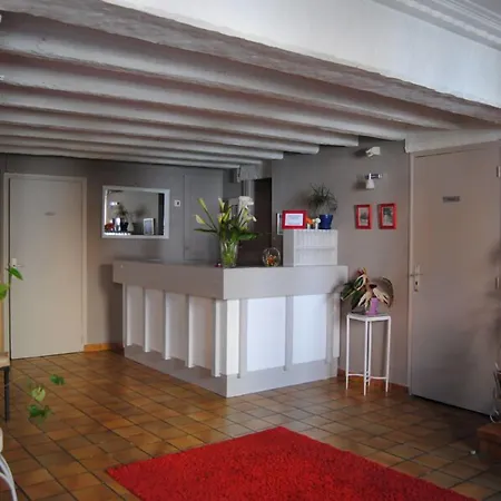 Hotell Logis Castel De Mirambel 3*