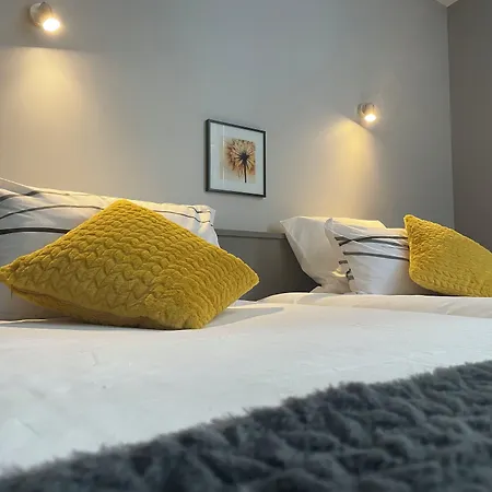 Hotell Logis Castel De Mirambel Lourdes