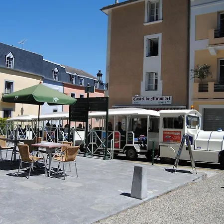 Hotel Logis Castel De Mirambel 3*