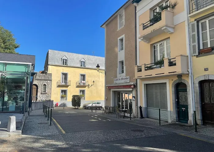 Logis Castel De Mirambel Hotell Lourdes