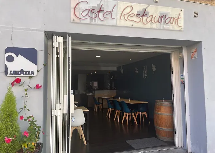 Logis Castel De Mirambel Hotell 3*