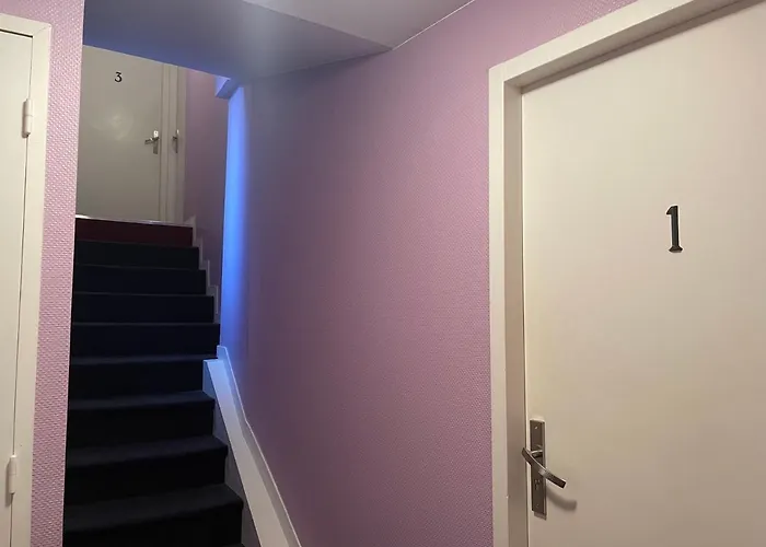 Logis Castel De Mirambel 卢德