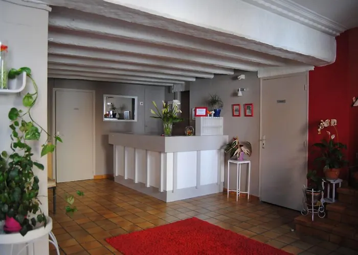 Hotell Logis Castel De Mirambel 3*