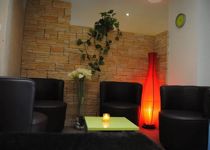 Logis Castel De Mirambel Hotell 3*