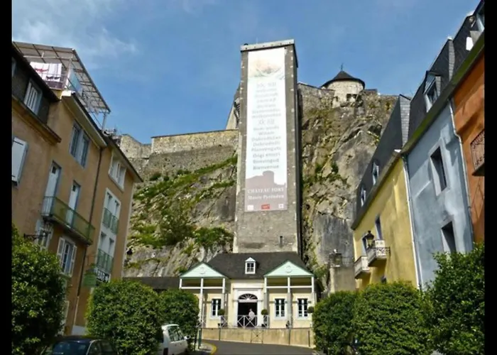 Hotell Logis Castel De Mirambel 3*