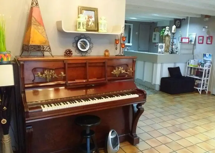 Logis Castel De Mirambel 3* Lourdes