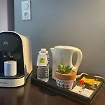 Logis Castel De Mirambel 3*