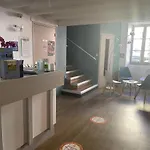 Logis Castel De Mirambel Hotel