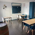 Logis Castel De Mirambel Hotel