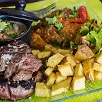 Hotel Logis Castel De Mirambel 3*