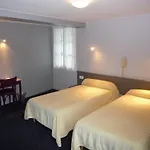 Logis Castel De Mirambel Hotel