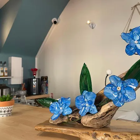 Logis Castel De Mirambel