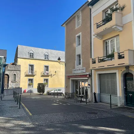 Logis Castel De Mirambel 酒店 卢德