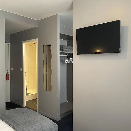 Logis Castel De Mirambel 酒店 3*