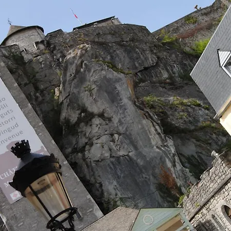 מלון Logis Castel De Mirambel 3*