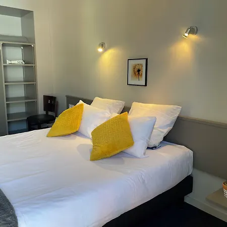 Hotel Logis Castel De Mirambel Lourdes