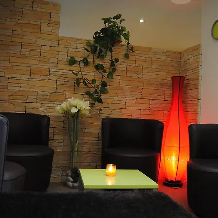 Hotel Logis Castel De Mirambel 3*