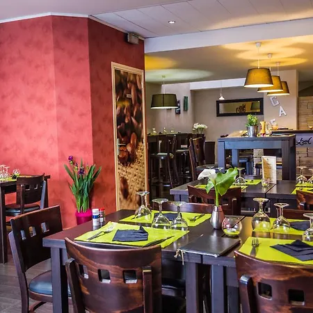 Logis Castel De Mirambel Lourdes