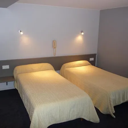 Logis Castel De Mirambel 3* 卢德