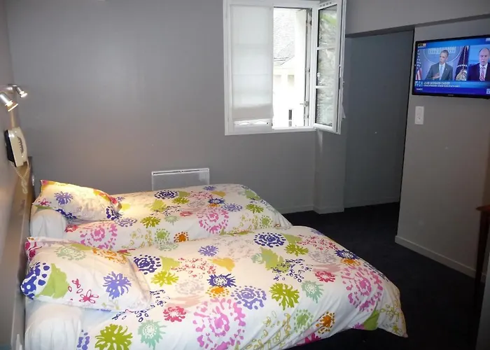 Hotel Logis Castel De Mirambel