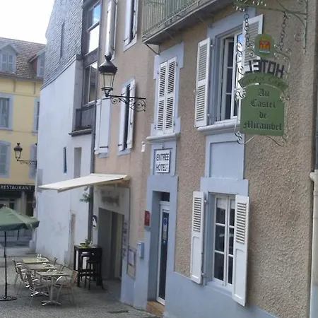 Logis Castel De Mirambel לורדה