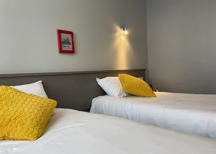 Logis Castel De Mirambel